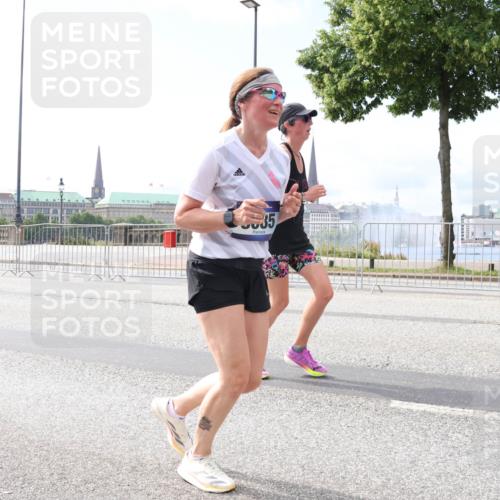 29.06.2025 - hella hamburg halbmarathon Lena Gebhardt http://msf.ph/oto/8245565 29.06.2025 10:09:58 Lombardsbrücke 1052, 1456, 1483, 1513, 1548, 1823, 3921, 4592, 5511, 7042, 7058, 7081, 7333, 7636, 8090, 8219, 8685, 8890, 9150, 9297, 9306, 9366, 9434, 9674, 9781, 10036, 10943, 11027, 12255, 12509, 12567, 13739, 16191, 16445, 16455, 16872, 16918, 17148, 17630, 17899, 18076, 18196, 18440, 18707, 19242 meine-sportfotos.de