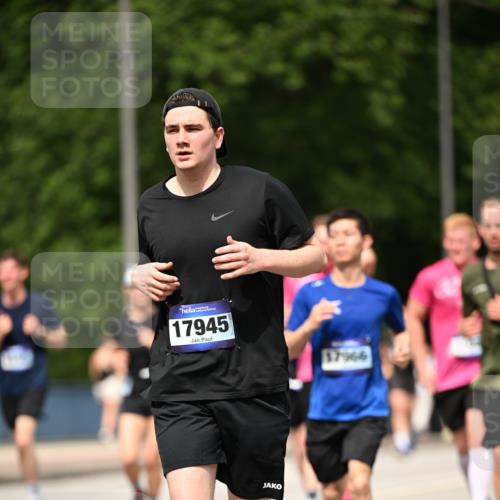29.06.2025 - hella hamburg halbmarathon Dr. Thomas Lammeyer http://msf.ph/oto/8245582 29.06.2025 10:34:40 Kennedybrücke 2097, 2302, 2569, 4198, 4819, 6556, 6620, 6626, 7071, 7517, 8792, 9095, 9576, 9830, 10322, 10996 meine-sportfotos.de