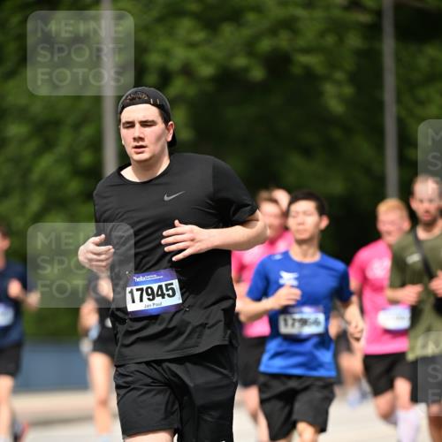 29.06.2025 - hella hamburg halbmarathon Dr. Thomas Lammeyer http://msf.ph/oto/8245601 29.06.2025 10:34:40 Kennedybrücke 2097, 2302, 2569, 4198, 4819, 6556, 6620, 6626, 7071, 7517, 8792, 9095, 9576, 9830, 10322, 10996 meine-sportfotos.de