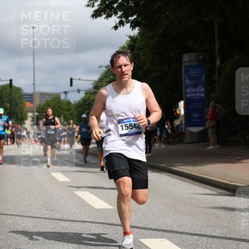 29.06.2025 - hella hamburg halbmarathon Yannick Fuchs http://msf.ph/oto/8245619 29.06.2025 10:35:10 20KM 1677, 1882, 1912, 2324, 2714, 2949, 3332, 4843, 4889, 5007, 5014, 5050, 5745, 5916, 6080, 7080, 7284, 8074, 8370, 8465, 8629, 8966, 9979, 10369, 10934, 10968, 10978, 11767, 11959, 12088, 12365, 12540, 12704, 13029, 13158, 13667, 14092, 14820, 14924, 15164, 15424, 15493, 15542, 15689, 16249, 16599, 17214, 17620, 17724, 18173, 18192, 18399, 18614 meine-sportfotos.de