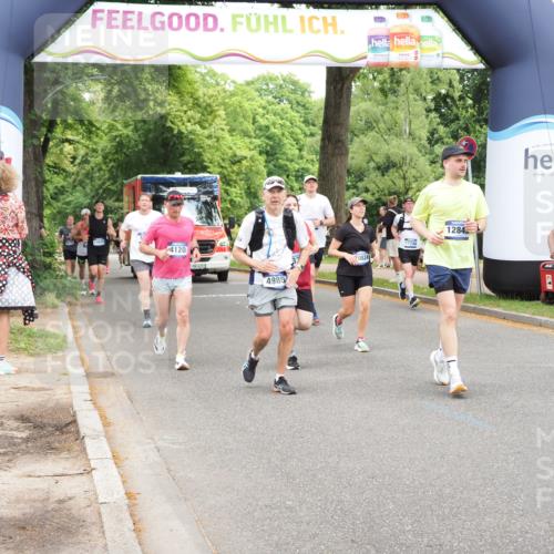 29.06.2025 - hella hamburg halbmarathon MichiJ http://msf.ph/oto/8245622 29.06.2025 10:51:00 Zwischen KM18-KM19 1212, 1733, 1851, 2463, 4985, 5653, 7333, 9681, 10824, 11556, 11657, 12781, 12843, 13932, 16395, 16753, 17112, 19241 meine-sportfotos.de