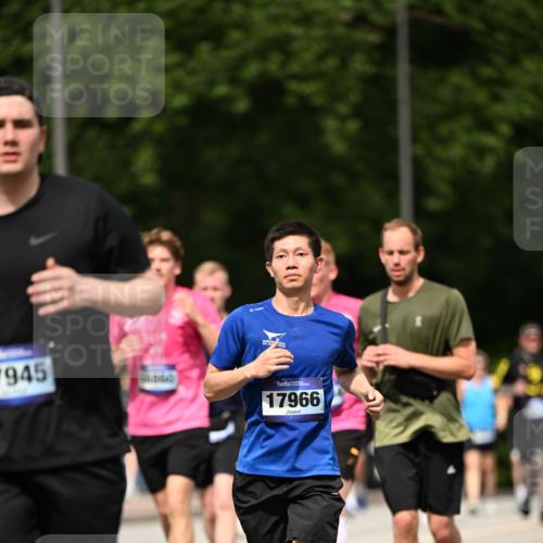 29.06.2025 - hella hamburg halbmarathon Dr. Thomas Lammeyer http://msf.ph/oto/8245634 29.06.2025 10:34:41 Kennedybrücke 2097, 2302, 2505, 2569, 6556, 6620, 6626, 7071, 7517, 8792, 9095, 9576, 9830, 10322, 10989, 10996 meine-sportfotos.de
