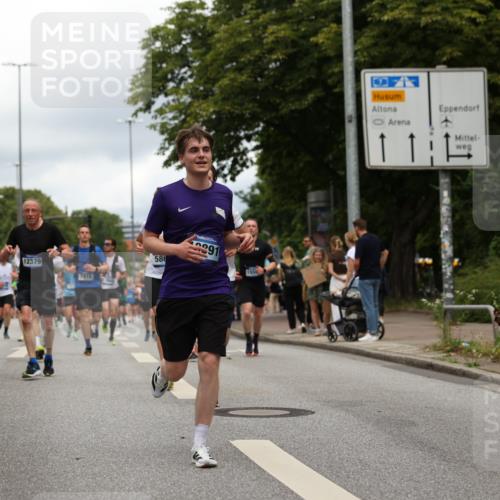 29.06.2025 - hella hamburg halbmarathon Yannick Fuchs http://msf.ph/oto/8245646 29.06.2025 10:47:40 20KM 1030, 1151, 1267, 1502, 1727, 1870, 2058, 2070, 2082, 2354, 2518, 2630, 3096, 3208, 3209, 3819, 4770, 5020, 5638, 5866, 6294, 6481, 6511, 6512, 6629, 6762, 6877, 6942, 7274, 7918, 8335, 8390, 8447, 9142, 9791, 9922, 10549, 10891, 10895, 11068, 11844, 12321, 12379, 12632, 12909, 13032, 13033, 13289, 13397, 13865, 13912, 13997, 15061, 15441, 15497, 15502, 15838, 15856, 15946, 16477, 17348, 17482, 18134, 18143, 18418, 18487, 18590, 18612 meine-sportfotos.de