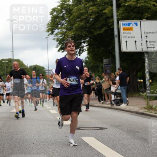 29.06.2025 - hella hamburg halbmarathon Yannick Fuchs http://msf.ph/oto/8245664 29.06.2025 10:47:40 20KM 1030, 1151, 1267, 1502, 1727, 1870, 2058, 2070, 2082, 2354, 2518, 2630, 3096, 3208, 3209, 3819, 4770, 5020, 5638, 5866, 6294, 6481, 6511, 6512, 6629, 6762, 6877, 6942, 7274, 7918, 8335, 8390, 8447, 9142, 9791, 9922, 10549, 10891, 10895, 11068, 11844, 12321, 12379, 12632, 12909, 13032, 13033, 13289, 13397, 13865, 13912, 13997, 15061, 15441, 15497, 15502, 15838, 15856, 15946, 16477, 17348, 17482, 18134, 18143, 18418, 18487, 18590, 18612 meine-sportfotos.de