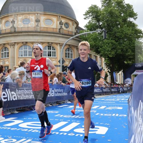 29.06.2025 - hella hamburg halbmarathon Strokosch-Dieckow http://msf.ph/oto/8245676 29.06.2025 10:38:31 Ziel 1710, 2745, 3014, 3790, 8571, 9403, 11379, 14905, 14992, 16075, 16280, 17154, 18357 meine-sportfotos.de