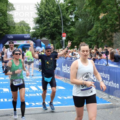 29.06.2025 - hella hamburg halbmarathon Zöllner http://msf.ph/oto/8245678 29.06.2025 10:57:00 Ziel 1955, 2282, 2741, 2759, 4299, 5033, 5418, 6835, 7716, 8669, 11043, 11212, 11638, 14678, 15097, 16470, 16620, 19091 meine-sportfotos.de