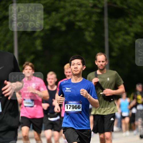 29.06.2025 - hella hamburg halbmarathon Dr. Thomas Lammeyer http://msf.ph/oto/8245679 29.06.2025 10:34:41 Kennedybrücke 2097, 2302, 2505, 2569, 6556, 6620, 6626, 7071, 7517, 8792, 9095, 9576, 9830, 10322, 10989, 10996 meine-sportfotos.de