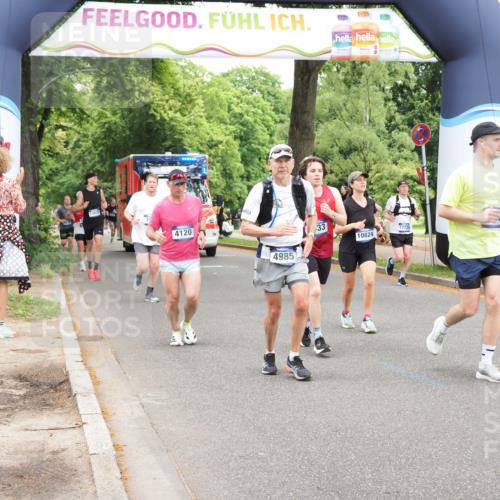 29.06.2025 - hella hamburg halbmarathon MichiJ http://msf.ph/oto/8245689 29.06.2025 10:51:00 Zwischen KM18-KM19 1212, 1733, 1851, 2463, 4985, 5653, 7333, 9681, 10824, 11556, 11657, 12781, 12843, 13932, 16395, 16753, 17112, 19241 meine-sportfotos.de