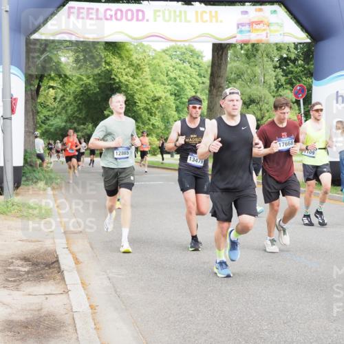 29.06.2025 - hella hamburg halbmarathon MichiJ http://msf.ph/oto/8245740 29.06.2025 10:28:17 Zwischen KM18-KM19 2546, 10900, 11305, 12335, 12772, 12865, 13479, 15435, 17425, 17668, 18154, 18803 meine-sportfotos.de