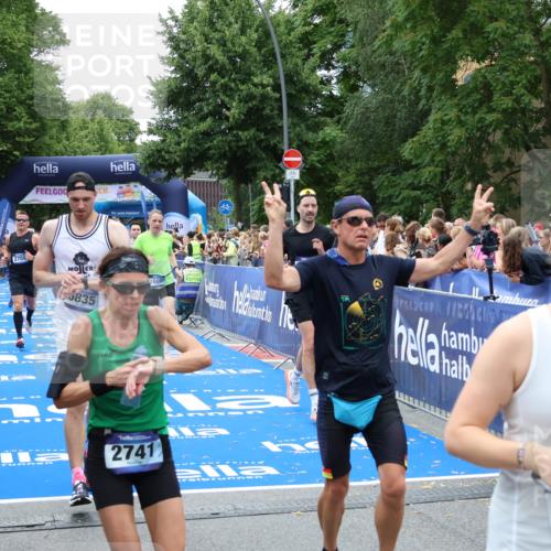 29.06.2025 - hella hamburg halbmarathon Zöllner http://msf.ph/oto/8245749 29.06.2025 10:57:01 Ziel 1485, 1955, 2282, 2759, 4299, 5033, 6835, 8669, 11043, 11212, 11638, 14678, 15097, 16470, 16620, 18719, 19091 meine-sportfotos.de