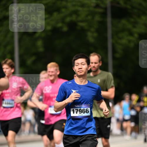 29.06.2025 - hella hamburg halbmarathon Dr. Thomas Lammeyer http://msf.ph/oto/8245755 29.06.2025 10:34:41 Kennedybrücke 2097, 2302, 2505, 2569, 6556, 6620, 6626, 7071, 7517, 8792, 9095, 9576, 9830, 10322, 10989, 10996 meine-sportfotos.de