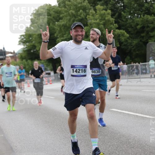 29.06.2025 - hella hamburg halbmarathon Jannik Wohlers http://msf.ph/oto/8245770 29.06.2025 10:30:20 Lombardsbrücke 1059, 1472, 1647, 2268, 2505, 2569, 2754, 2755, 3131, 3281, 4198, 6344, 6556, 7071, 7120, 9830, 11984, 12460, 12461, 14216, 14803, 15299, 15757, 16791, 18362, 18795, 18860 meine-sportfotos.de
