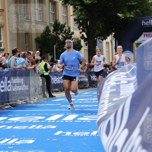 29.06.2025 - hella hamburg halbmarathon Strokosch-Dieckow http://msf.ph/oto/8245784 29.06.2025 10:38:35 Ziel 4148, 5248, 8450, 8571, 9403, 11281, 11379, 12772, 14905, 17154, 18188, 18357, 19004 meine-sportfotos.de