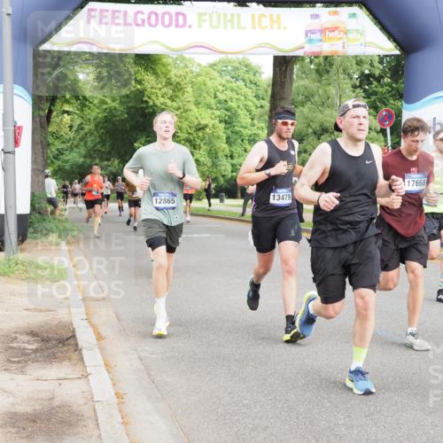29.06.2025 - hella hamburg halbmarathon MichiJ http://msf.ph/oto/8245790 29.06.2025 10:28:17 Zwischen KM18-KM19 2546, 10900, 11305, 12335, 12772, 12865, 13479, 15435, 17425, 17668, 18154, 18803 meine-sportfotos.de