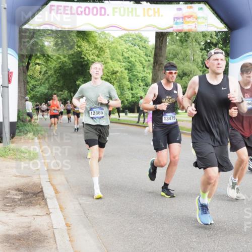 29.06.2025 - hella hamburg halbmarathon MichiJ http://msf.ph/oto/8245805 29.06.2025 10:28:17 Zwischen KM18-KM19 2546, 10900, 11305, 12335, 12772, 12865, 13479, 15435, 17425, 17668, 18154, 18803 meine-sportfotos.de