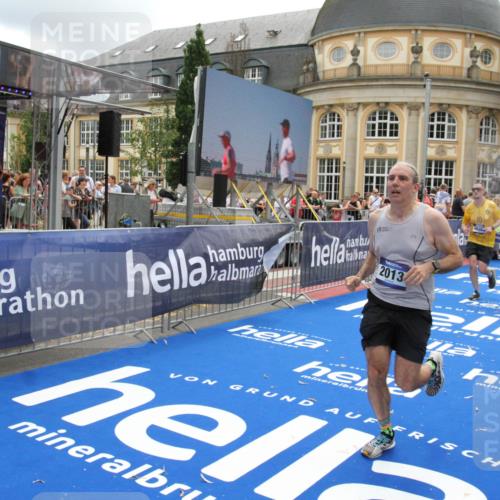 29.06.2025 - hella hamburg halbmarathon Michael Strokosch http://msf.ph/oto/8245835 29.06.2025 10:49:19 Ziel 2013, 6158, 8112, 9348, 10053, 10189, 13450, 14526, 15523, 16369, 16731 meine-sportfotos.de