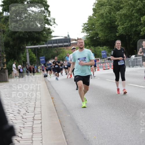 29.06.2025 - hella hamburg halbmarathon Jannik Wohlers http://msf.ph/oto/8245855 29.06.2025 10:30:22 Lombardsbrücke 1059, 1472, 2268, 2505, 2569, 2754, 2755, 3131, 3281, 4198, 6344, 6556, 7071, 7120, 9830, 11981, 11984, 14216, 14803, 15299, 16791, 18362, 18795, 18860 meine-sportfotos.de