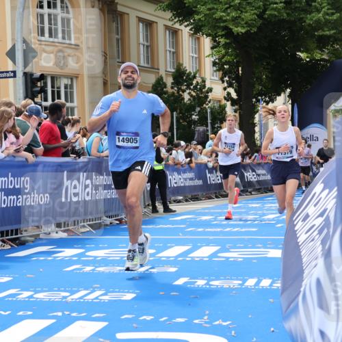 29.06.2025 - hella hamburg halbmarathon Strokosch-Dieckow http://msf.ph/oto/8245860 29.06.2025 10:38:35 Ziel 4148, 5248, 8450, 8571, 9403, 11281, 11379, 12772, 14905, 17154, 18188, 18357, 19004 meine-sportfotos.de