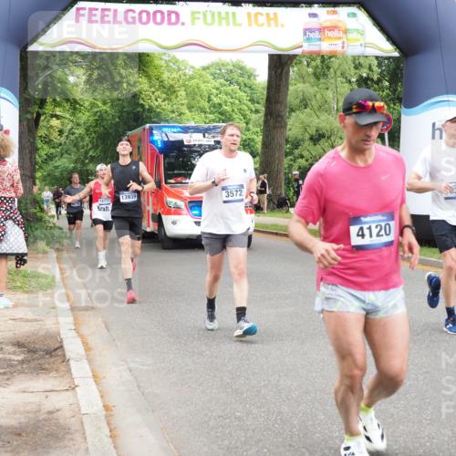29.06.2025 - hella hamburg halbmarathon MichiJ http://msf.ph/oto/8245868 29.06.2025 10:51:03 Zwischen KM18-KM19 1733, 1851, 2463, 3572, 4120, 4985, 5653, 7333, 9681, 10824, 11657, 12781, 12843, 13932, 13939, 16395, 16753, 17112, 17730, 19241 meine-sportfotos.de