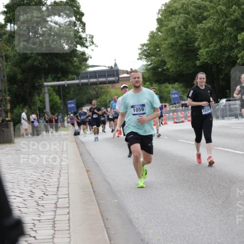 29.06.2025 - hella hamburg halbmarathon Jannik Wohlers http://msf.ph/oto/8245880 29.06.2025 10:30:22 Lombardsbrücke 1059, 1472, 2268, 2505, 2569, 2754, 2755, 3131, 3281, 4198, 6344, 6556, 7071, 7120, 9830, 11981, 11984, 14216, 14803, 15299, 16791, 18362, 18795, 18860 meine-sportfotos.de