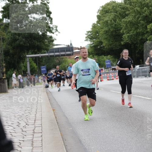 29.06.2025 - hella hamburg halbmarathon Jannik Wohlers http://msf.ph/oto/8245908 29.06.2025 10:30:22 Lombardsbrücke 1059, 1472, 2268, 2505, 2569, 2754, 2755, 3131, 3281, 4198, 6344, 6556, 7071, 7120, 9830, 11981, 11984, 14216, 14803, 15299, 16791, 18362, 18795, 18860 meine-sportfotos.de