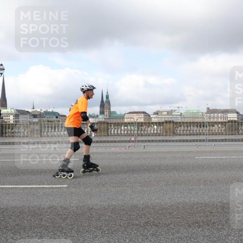 29.06.2025 - hella hamburg halbmarathon Lena Gebhardt http://msf.ph/oto/8245917 29.06.2025 09:02:38 Lombardsbrücke  meine-sportfotos.de