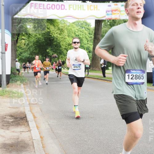29.06.2025 - hella hamburg halbmarathon MichiJ http://msf.ph/oto/8245920 29.06.2025 10:28:18 Zwischen KM18-KM19 2546, 7109, 10900, 12335, 12772, 12865, 13479, 15435, 17425, 17668, 18154, 18803 meine-sportfotos.de