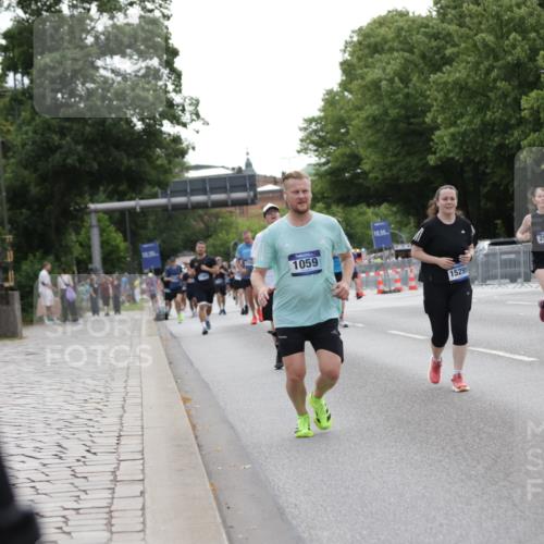 29.06.2025 - hella hamburg halbmarathon Jannik Wohlers http://msf.ph/oto/8245922 29.06.2025 10:30:22 Lombardsbrücke 1059, 1472, 2268, 2505, 2569, 2754, 2755, 3131, 3281, 4198, 6344, 6556, 7071, 7120, 9830, 11981, 11984, 14216, 14803, 15299, 16791, 18362, 18795, 18860 meine-sportfotos.de