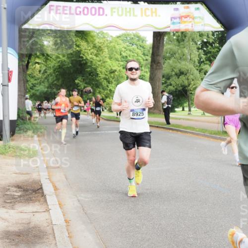 29.06.2025 - hella hamburg halbmarathon MichiJ http://msf.ph/oto/8245959 29.06.2025 10:28:19 Zwischen KM18-KM19 2044, 2546, 7109, 8925, 12335, 12772, 12865, 13479, 15435, 17425, 17668, 18154, 18803 meine-sportfotos.de