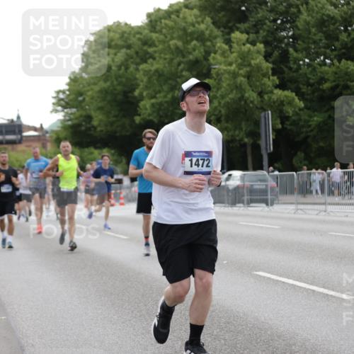 29.06.2025 - hella hamburg halbmarathon Jannik Wohlers http://msf.ph/oto/8245981 29.06.2025 10:30:26 Lombardsbrücke 1059, 1472, 2268, 2505, 2569, 3131, 3281, 4198, 6556, 6620, 7071, 7120, 9830, 10989, 11981, 11984, 12384, 14095, 14216, 14803, 15299, 17742, 18362, 18795, 18860, 19052 meine-sportfotos.de