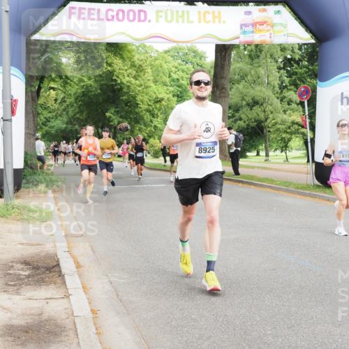 29.06.2025 - hella hamburg halbmarathon MichiJ http://msf.ph/oto/8245984 29.06.2025 10:28:19 Zwischen KM18-KM19 2044, 2546, 7109, 8925, 12335, 12772, 12865, 13479, 15435, 17425, 17668, 18154, 18803 meine-sportfotos.de