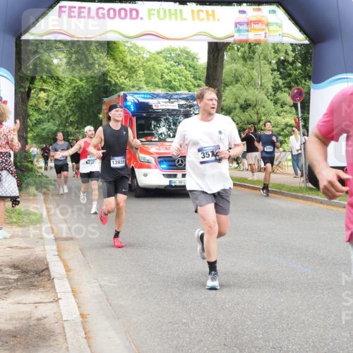 29.06.2025 - hella hamburg halbmarathon MichiJ http://msf.ph/oto/8246007 29.06.2025 10:51:03 Zwischen KM18-KM19 1733, 1851, 2463, 3572, 4120, 4985, 5653, 7333, 9681, 10824, 11657, 12781, 12843, 13932, 13939, 16395, 16753, 17112, 17730, 19241 meine-sportfotos.de