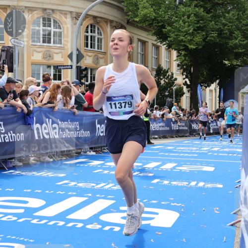 29.06.2025 - hella hamburg halbmarathon Strokosch-Dieckow http://msf.ph/oto/8246012 29.06.2025 10:38:37 Ziel 4148, 5248, 6684, 8450, 9403, 11281, 11282, 11379, 12772, 14905, 17154, 18188, 19004 meine-sportfotos.de