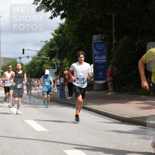 29.06.2025 - hella hamburg halbmarathon Yannick Fuchs http://msf.ph/oto/8246020 29.06.2025 10:35:12 20KM 1677, 1882, 1912, 2324, 2568, 2714, 2949, 3332, 4843, 4889, 5007, 5014, 5026, 5050, 5410, 5745, 5916, 6080, 6429, 7080, 7284, 8074, 8370, 8465, 8629, 8966, 9979, 10369, 10934, 10968, 10978, 11767, 11959, 12365, 12540, 12704, 13029, 13158, 13667, 14092, 14820, 15164, 15493, 15542, 15689, 16201, 16249, 16347, 16599, 17214, 17620, 17724, 17971, 18173, 18192, 18399, 18614 meine-sportfotos.de