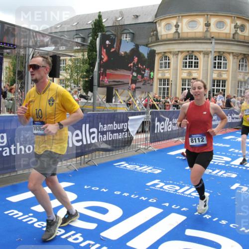 29.06.2025 - hella hamburg halbmarathon Michael Strokosch http://msf.ph/oto/8246043 29.06.2025 10:49:21 Ziel 2013, 4183, 4185, 6158, 8112, 9348, 10053, 10189, 11819, 13450, 14526, 15422, 16369 meine-sportfotos.de