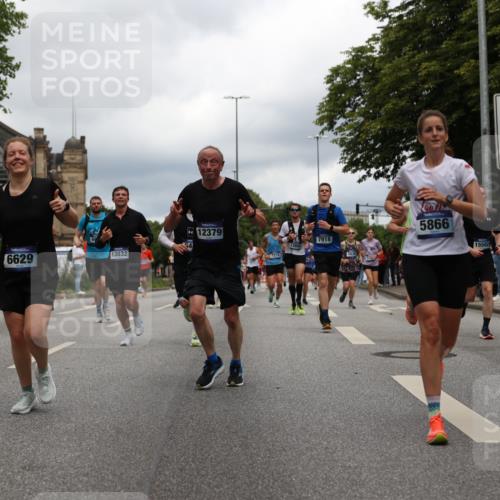 29.06.2025 - hella hamburg halbmarathon Yannick Fuchs http://msf.ph/oto/8246059 29.06.2025 10:47:42 20KM 1030, 1151, 1267, 1502, 1727, 1870, 2058, 2070, 2354, 2518, 2630, 3096, 3208, 3209, 3819, 4770, 5020, 5638, 5866, 6294, 6481, 6511, 6512, 6629, 6762, 6877, 6942, 7274, 7395, 7918, 8335, 8447, 9142, 9791, 9922, 10549, 10891, 11068, 11844, 12321, 12379, 12607, 12632, 12909, 13032, 13033, 13289, 13397, 13865, 13912, 13997, 14702, 15061, 15146, 15441, 15497, 15502, 15838, 15856, 15946, 16477, 17348, 17482, 18134, 18143, 18418, 18487, 18514, 18612 meine-sportfotos.de