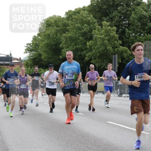 29.06.2025 - hella hamburg halbmarathon Jannik Wohlers http://msf.ph/oto/8246091 29.06.2025 10:30:32 Lombardsbrücke 1059, 1472, 2097, 2268, 2505, 3131, 3281, 4198, 6556, 6620, 6787, 7351, 8757, 9576, 9830, 10989, 11981, 12384, 14095, 14803, 15299, 15466, 15589, 17742, 17966, 19052 meine-sportfotos.de