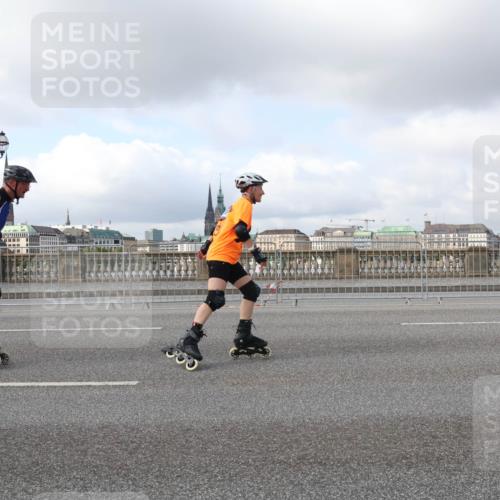 29.06.2025 - hella hamburg halbmarathon Lena Gebhardt http://msf.ph/oto/8246096 29.06.2025 09:02:38 Lombardsbrücke  meine-sportfotos.de