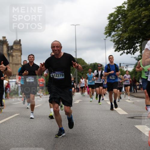 29.06.2025 - hella hamburg halbmarathon Yannick Fuchs http://msf.ph/oto/8246108 29.06.2025 10:47:43 20KM 1030, 1151, 1267, 1502, 1727, 1870, 2058, 2070, 2354, 2518, 2630, 3096, 3208, 3209, 3819, 5020, 5259, 5638, 5866, 6294, 6481, 6511, 6512, 6629, 6762, 6877, 6942, 7274, 7395, 7918, 8335, 8447, 9142, 9791, 9922, 10549, 10891, 11068, 11844, 12321, 12379, 12607, 12632, 12909, 13032, 13033, 13397, 13865, 13912, 13997, 14702, 15061, 15146, 15441, 15497, 15502, 15838, 15856, 15946, 16477, 16780, 17348, 17482, 18134, 18143, 18418, 18487, 18514, 18612 meine-sportfotos.de