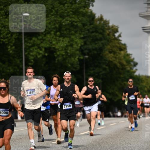 29.06.2025 - hella hamburg halbmarathon Dr. Thomas Lammeyer http://msf.ph/oto/8246110 29.06.2025 10:14:13 Kennedybrücke 1052, 1456, 1483, 1513, 1573, 4389, 7042, 7058, 7250, 7685, 8090, 8890, 9681, 9816, 9988, 11027, 11180 meine-sportfotos.de