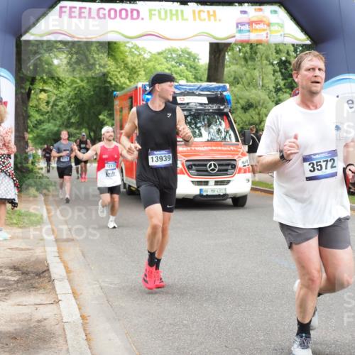 29.06.2025 - hella hamburg halbmarathon MichiJ http://msf.ph/oto/8246123 29.06.2025 10:51:04 Zwischen KM18-KM19 1733, 1851, 2463, 2698, 3572, 4120, 4985, 5653, 7333, 9681, 10824, 11657, 12781, 12843, 13939, 16395, 17112, 17730, 19241 meine-sportfotos.de