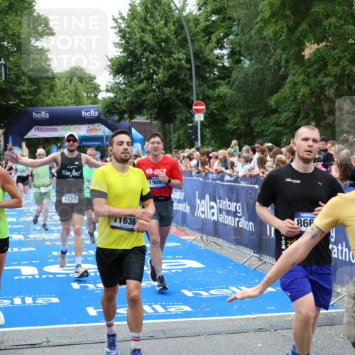 29.06.2025 - hella hamburg halbmarathon Zöllner http://msf.ph/oto/8246188 29.06.2025 10:57:07 Ziel 1485, 4261, 4299, 8669, 11143, 11212, 11638, 13691, 14408, 14588, 16470, 16909, 17617, 18208, 18719, 19091 meine-sportfotos.de