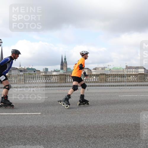 29.06.2025 - hella hamburg halbmarathon Lena Gebhardt http://msf.ph/oto/8246194 29.06.2025 09:02:38 Lombardsbrücke  meine-sportfotos.de