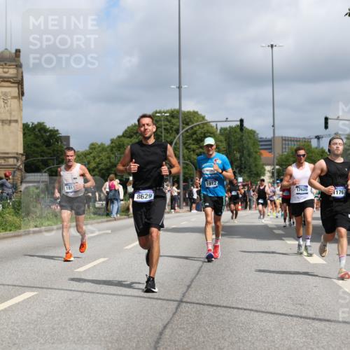 29.06.2025 - hella hamburg halbmarathon Yannick Fuchs http://msf.ph/oto/8246202 29.06.2025 10:35:12 20KM 1677, 1882, 1912, 2324, 2568, 2714, 2949, 3332, 4843, 4889, 5007, 5014, 5026, 5050, 5410, 5745, 5916, 6080, 6429, 7080, 7284, 8074, 8370, 8465, 8629, 8966, 9979, 10369, 10934, 10968, 10978, 11767, 11959, 12365, 12540, 12704, 13029, 13158, 13667, 14092, 14820, 15164, 15493, 15542, 15689, 16201, 16249, 16347, 16599, 17214, 17620, 17724, 17971, 18173, 18192, 18399, 18614 meine-sportfotos.de