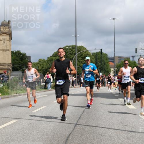 29.06.2025 - hella hamburg halbmarathon Yannick Fuchs http://msf.ph/oto/8246230 29.06.2025 10:35:12 20KM 1677, 1882, 1912, 2324, 2568, 2714, 2949, 3332, 4843, 4889, 5007, 5014, 5026, 5050, 5410, 5745, 5916, 6080, 6429, 7080, 7284, 8074, 8370, 8465, 8629, 8966, 9979, 10369, 10934, 10968, 10978, 11767, 11959, 12365, 12540, 12704, 13029, 13158, 13667, 14092, 14820, 15164, 15493, 15542, 15689, 16201, 16249, 16347, 16599, 17214, 17620, 17724, 17971, 18173, 18192, 18399, 18614 meine-sportfotos.de