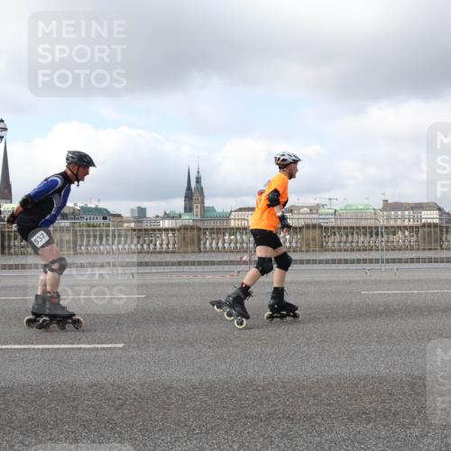 29.06.2025 - hella hamburg halbmarathon Lena Gebhardt http://msf.ph/oto/8246267 29.06.2025 09:02:38 Lombardsbrücke  meine-sportfotos.de