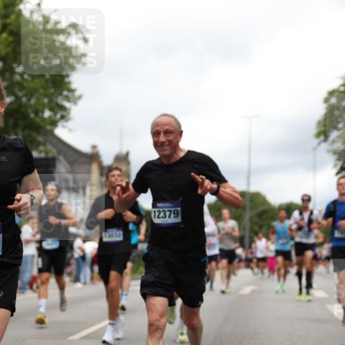 29.06.2025 - hella hamburg halbmarathon Yannick Fuchs http://msf.ph/oto/8246288 29.06.2025 10:47:43 20KM 1030, 1151, 1267, 1502, 1727, 1870, 2058, 2070, 2354, 2518, 2630, 3096, 3208, 3209, 3819, 5020, 5259, 5638, 5866, 6294, 6481, 6511, 6512, 6629, 6762, 6877, 6942, 7274, 7395, 7918, 8335, 8447, 9142, 9791, 9922, 10549, 10891, 11068, 11844, 12321, 12379, 12607, 12632, 12909, 13032, 13033, 13397, 13865, 13912, 13997, 14702, 15061, 15146, 15441, 15497, 15502, 15838, 15856, 15946, 16477, 16780, 17348, 17482, 18134, 18143, 18418, 18487, 18514, 18612 meine-sportfotos.de