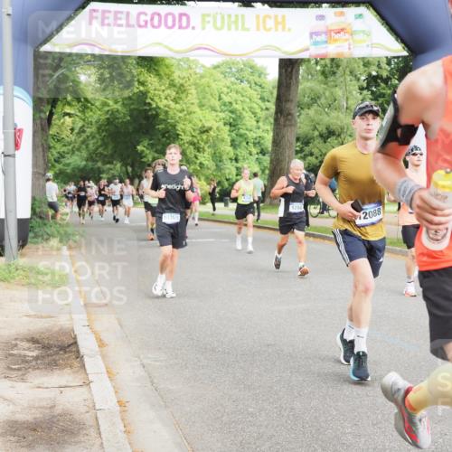 29.06.2025 - hella hamburg halbmarathon MichiJ http://msf.ph/oto/8246289 29.06.2025 10:28:22 Zwischen KM18-KM19 2044, 7109, 8925, 9294, 10369, 12088, 12335, 12772, 13479, 17425, 17668, 18154, 18803 meine-sportfotos.de