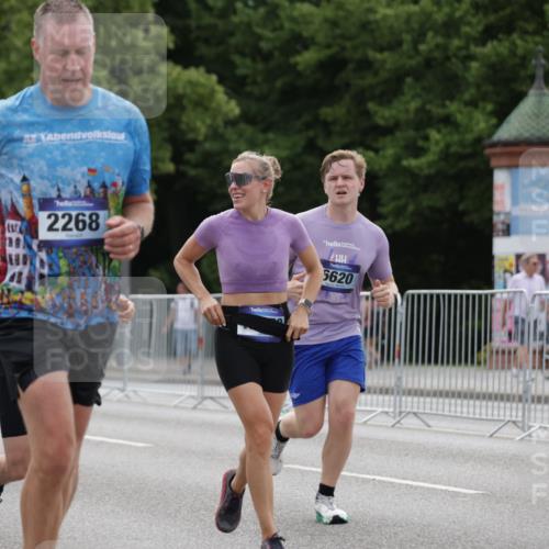 29.06.2025 - hella hamburg halbmarathon Jannik Wohlers http://msf.ph/oto/8246295 29.06.2025 10:30:33 Lombardsbrücke 1059, 1472, 1773, 2097, 2268, 2505, 3131, 4198, 6556, 6620, 6787, 7351, 8757, 9576, 9830, 10989, 11981, 12384, 12627, 14095, 14803, 15299, 15466, 15589, 17224, 17463, 17742, 17966, 19052, 19226 meine-sportfotos.de