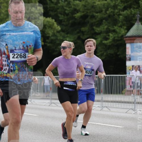 29.06.2025 - hella hamburg halbmarathon Jannik Wohlers http://msf.ph/oto/8246308 29.06.2025 10:30:33 Lombardsbrücke 1059, 1472, 1773, 2097, 2268, 2505, 3131, 4198, 6556, 6620, 6787, 7351, 8757, 9576, 9830, 10989, 11981, 12384, 12627, 14095, 14803, 15299, 15466, 15589, 17224, 17463, 17742, 17966, 19052, 19226 meine-sportfotos.de